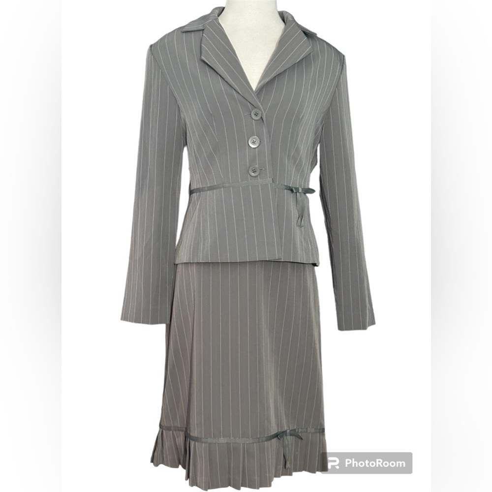 Periwinkle Women’s Suits Size 10 - Picture 1 of 10